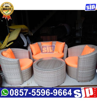 sofa rotan sintetis lengkung