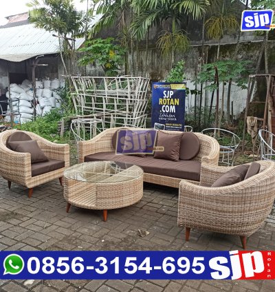 pengrajin produsen jual sofa rotan sintetis  kaki kayu untuk ruang tamu dan keluarga